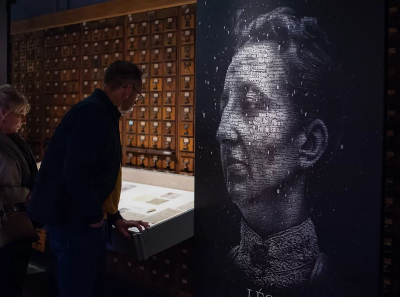 Exposition "Machine à penser le monde" - portrait de Léonie La Fontaine
